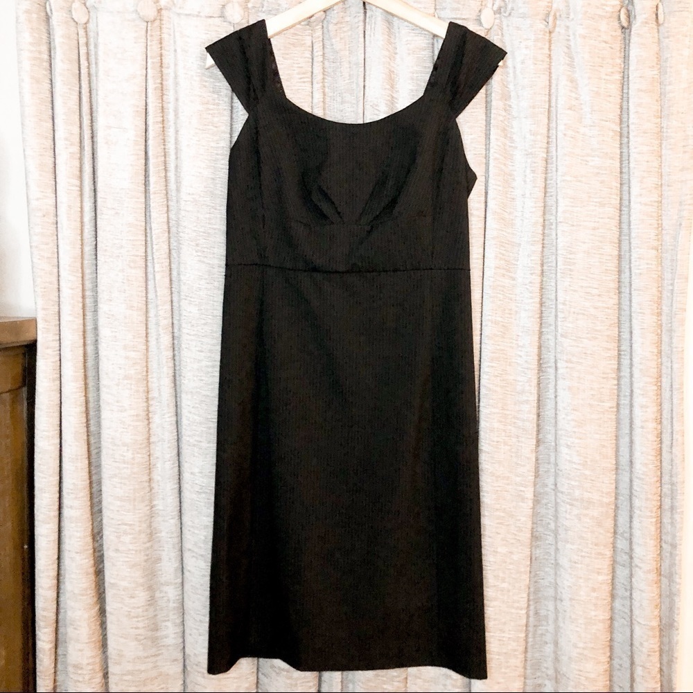 New York & Company Black Pin Stripe Sheath Dress Size 6